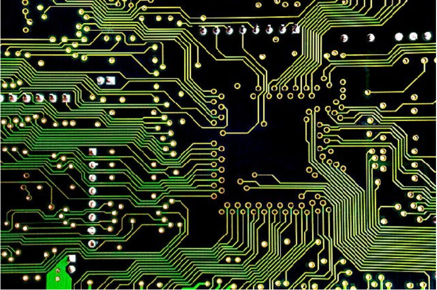 自己設計 PCB 電路板，需要學習哪些科目？
